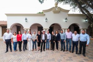 Lemus se reúne con alcaldes y alcaldesas