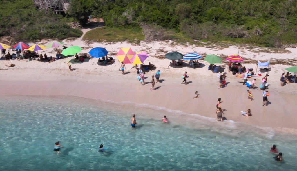 Turistas en Isla cocinas