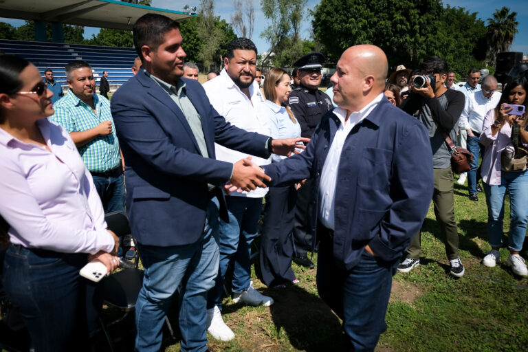 Alfaro entrega equipo a municipios de la región para fortalecer la ...